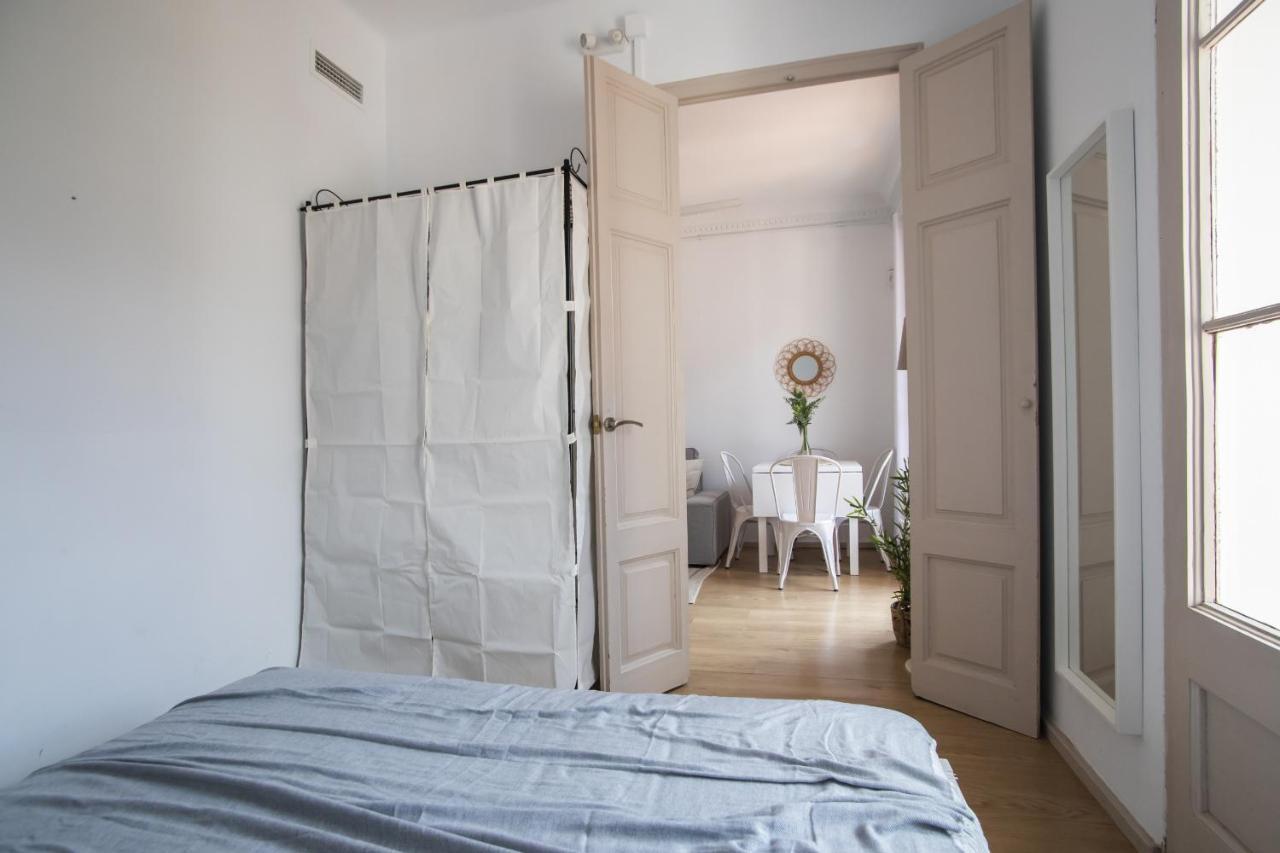 32Par1009 - Big And Spacious Apartment Downtown Barcelona Exterior photo